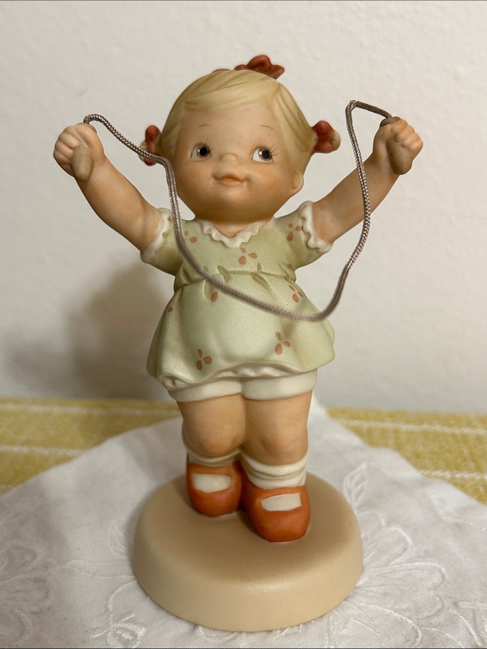 Memories of Yesterday Porcelain Figurine. VTG 1991.